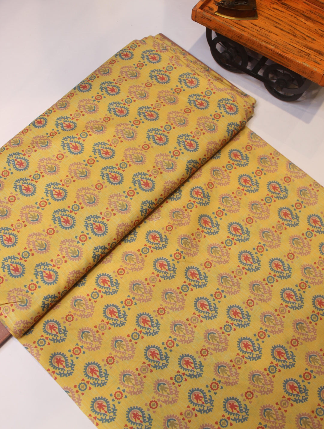 Printed muslin fabric