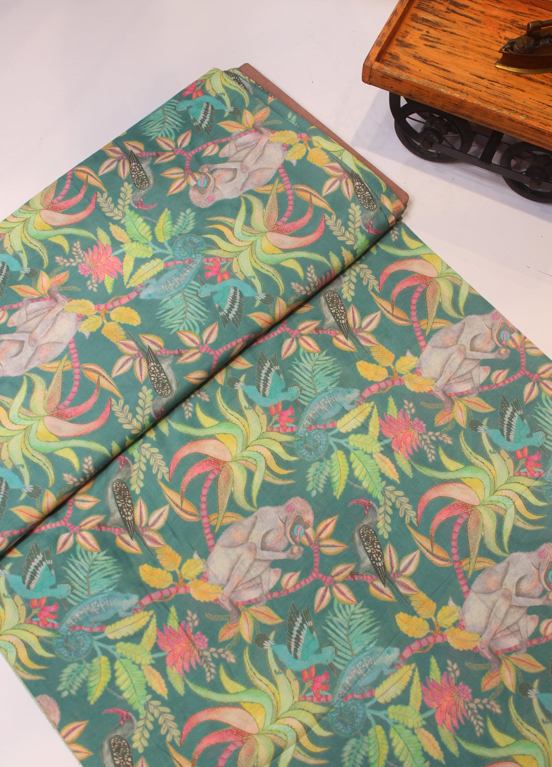 Printed muslin fabric