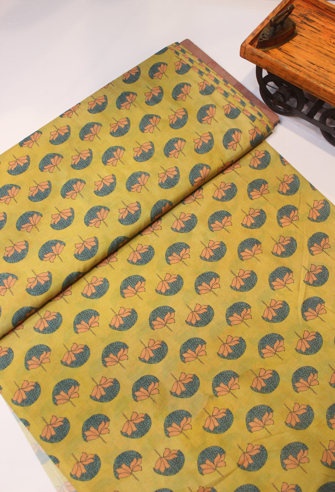 Printed muslin fabric