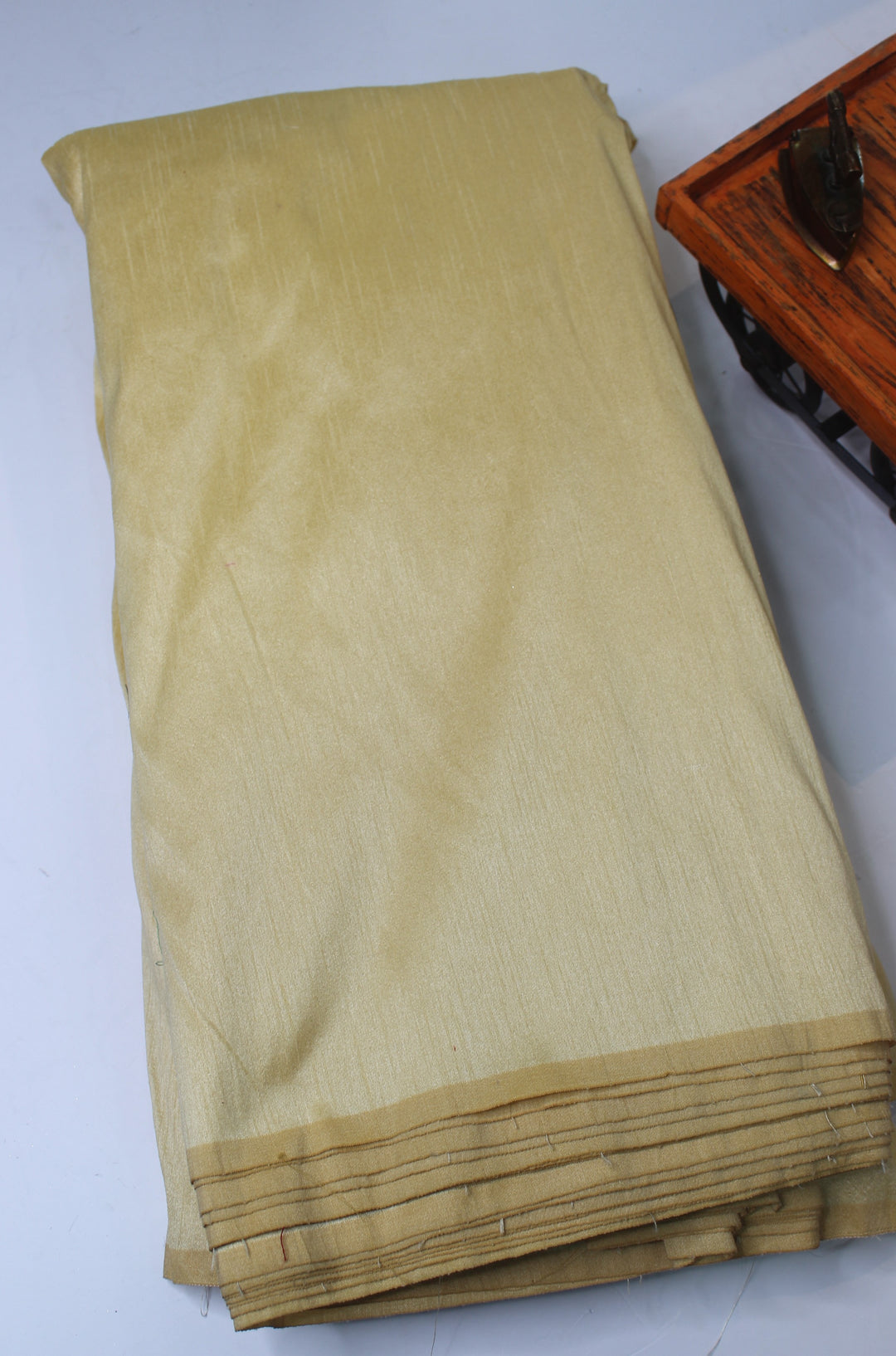 Raw silk fabric