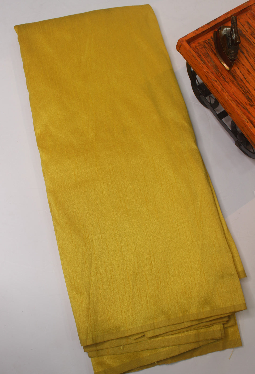 Raw silk fabric