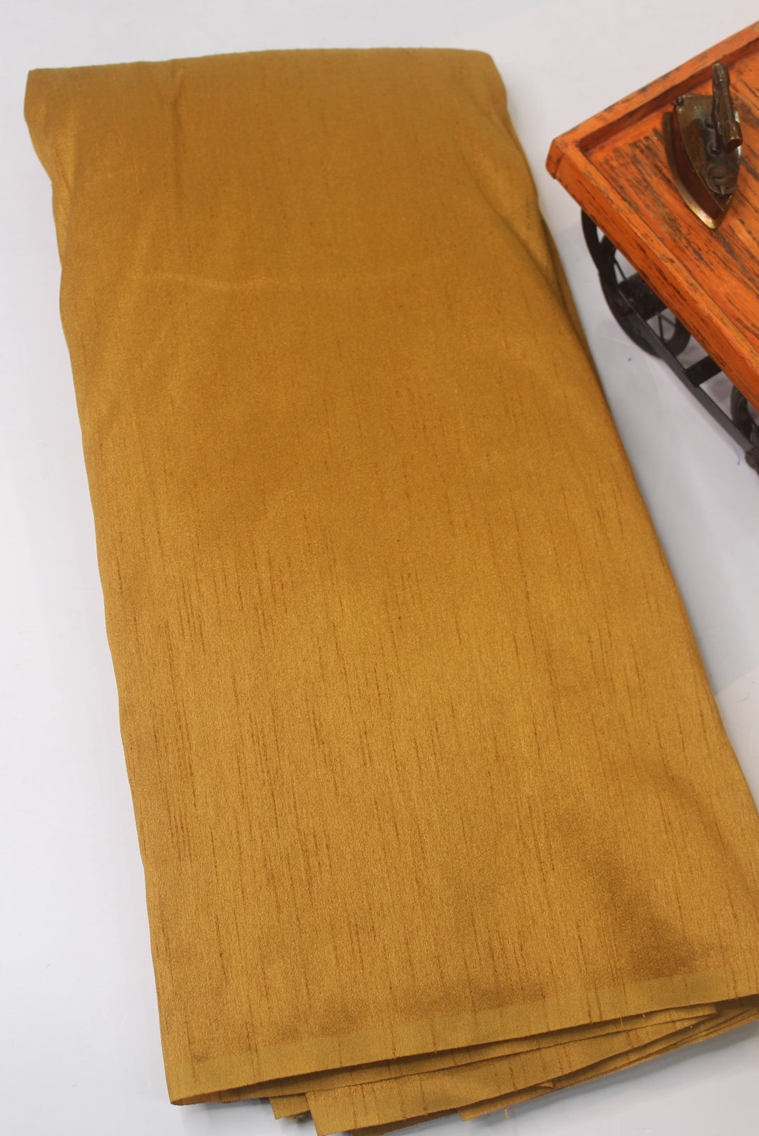 Raw silk fabric