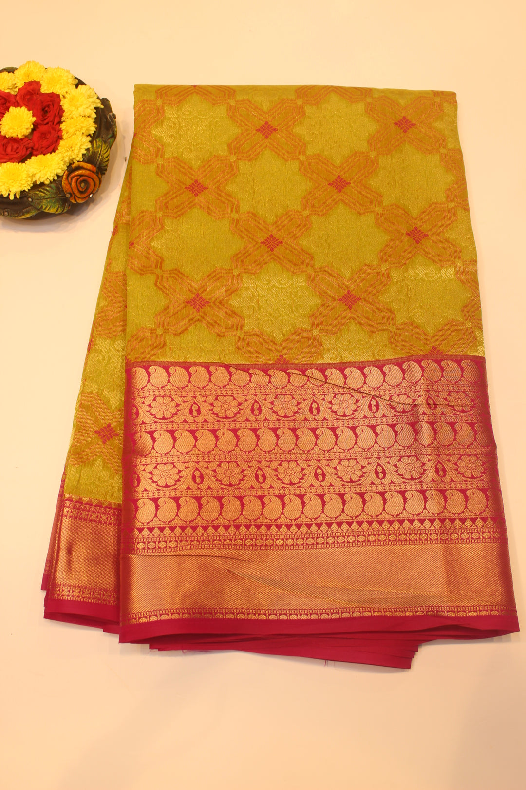 Tissue Gadwal Saree