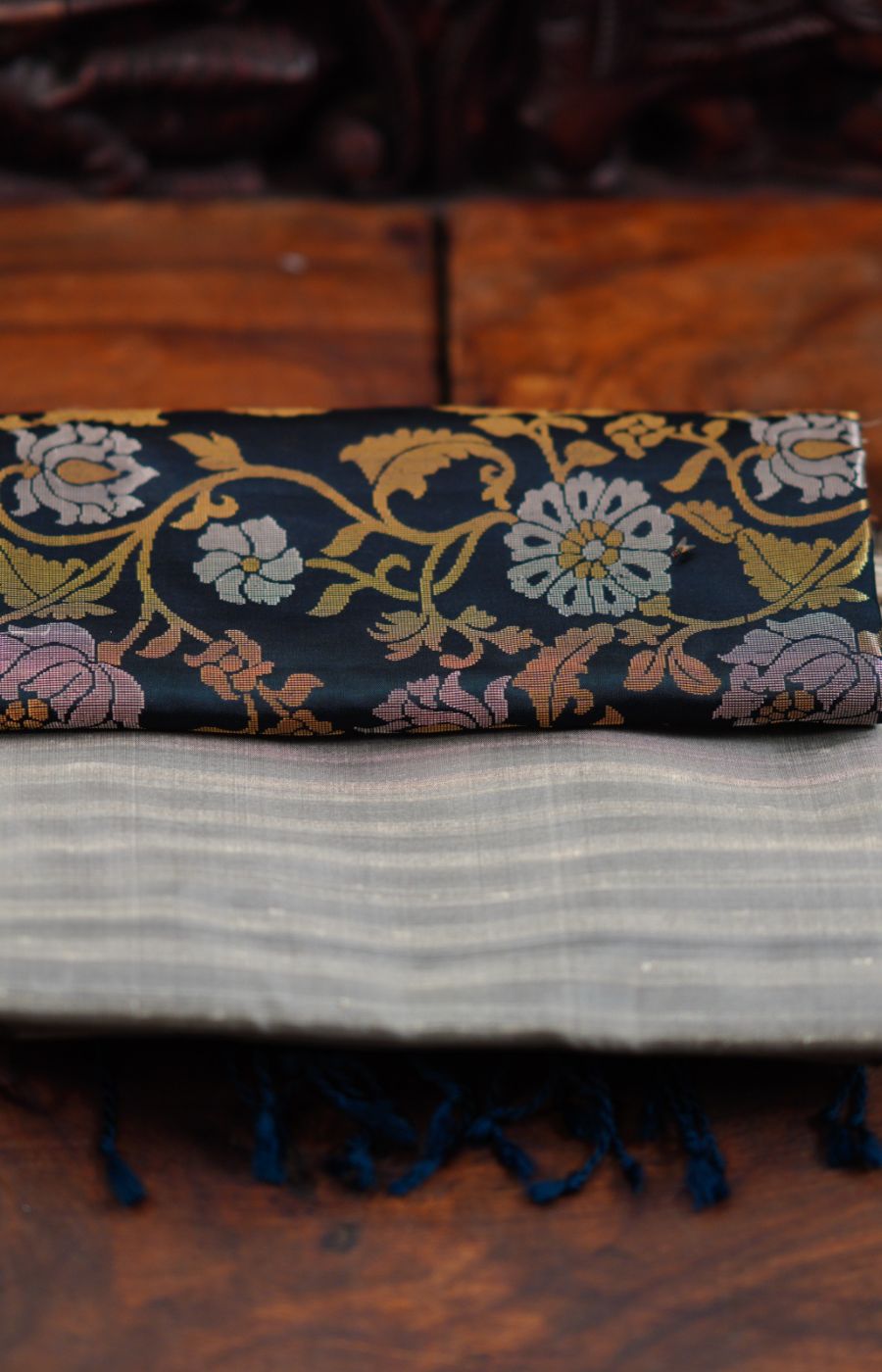 Grey soft pattu