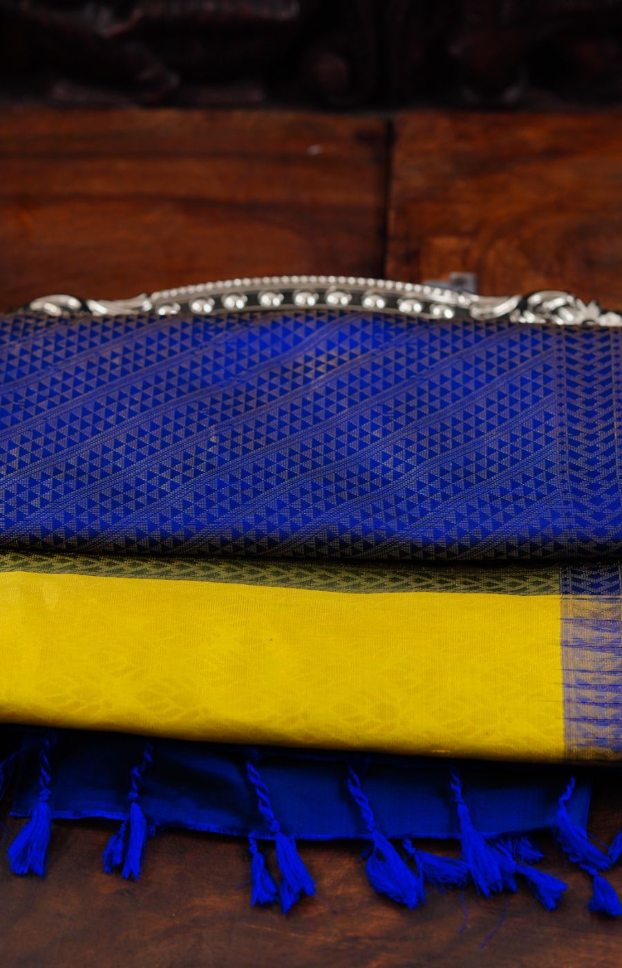 Yellow and Blue Soft pattu